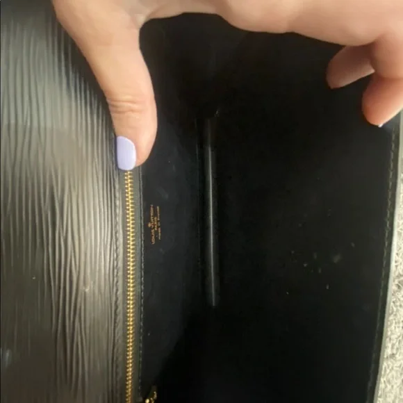 🔴SOLD🔴 Louis Vuitton Monceau Black Epi Leather - Picture 13 of 15